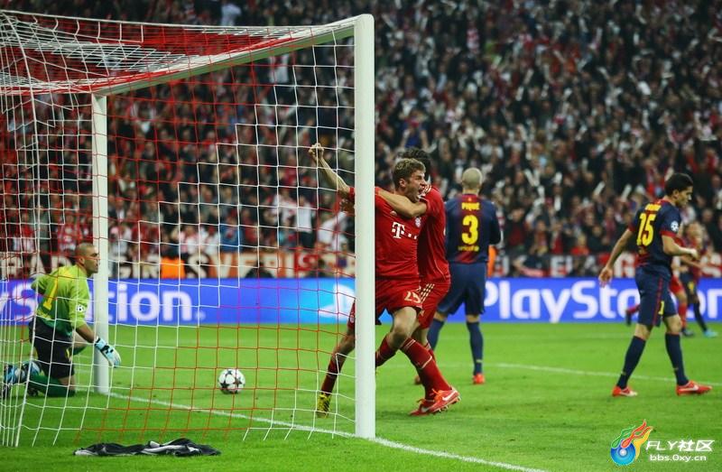  弗赖堡变阵三中卫，客场逼平拜仁慕尼黑  